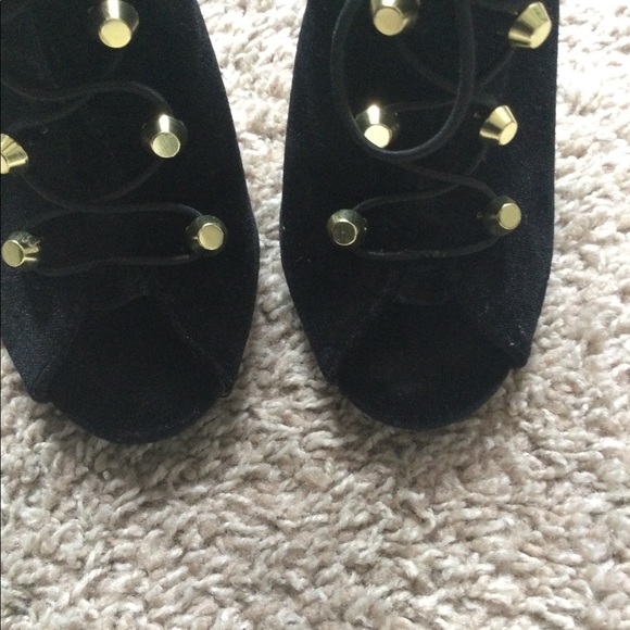 Qupid Faux Fur Ankle Boots - Picture 12 of 16